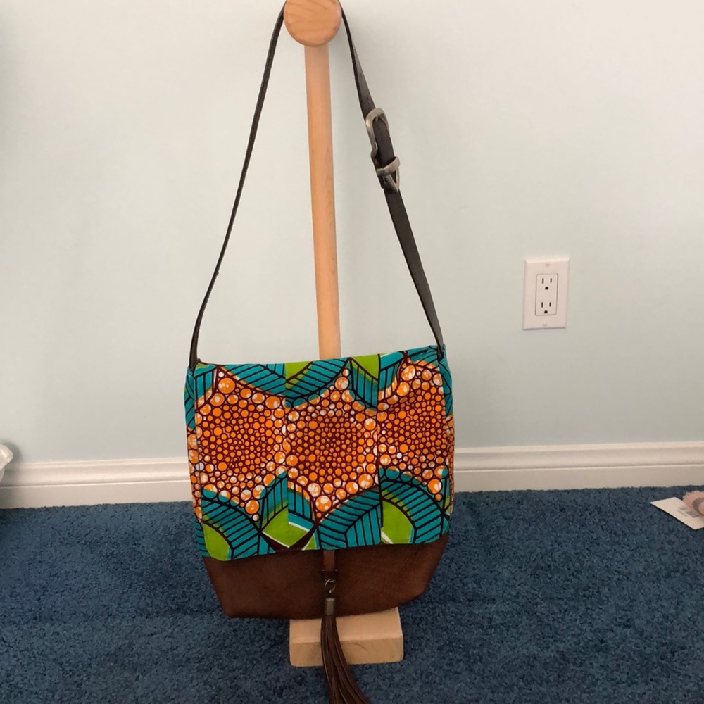 Wallace & Pfeiffer Leather-Trimmed Handbag NWOT - Picture 2 of 13